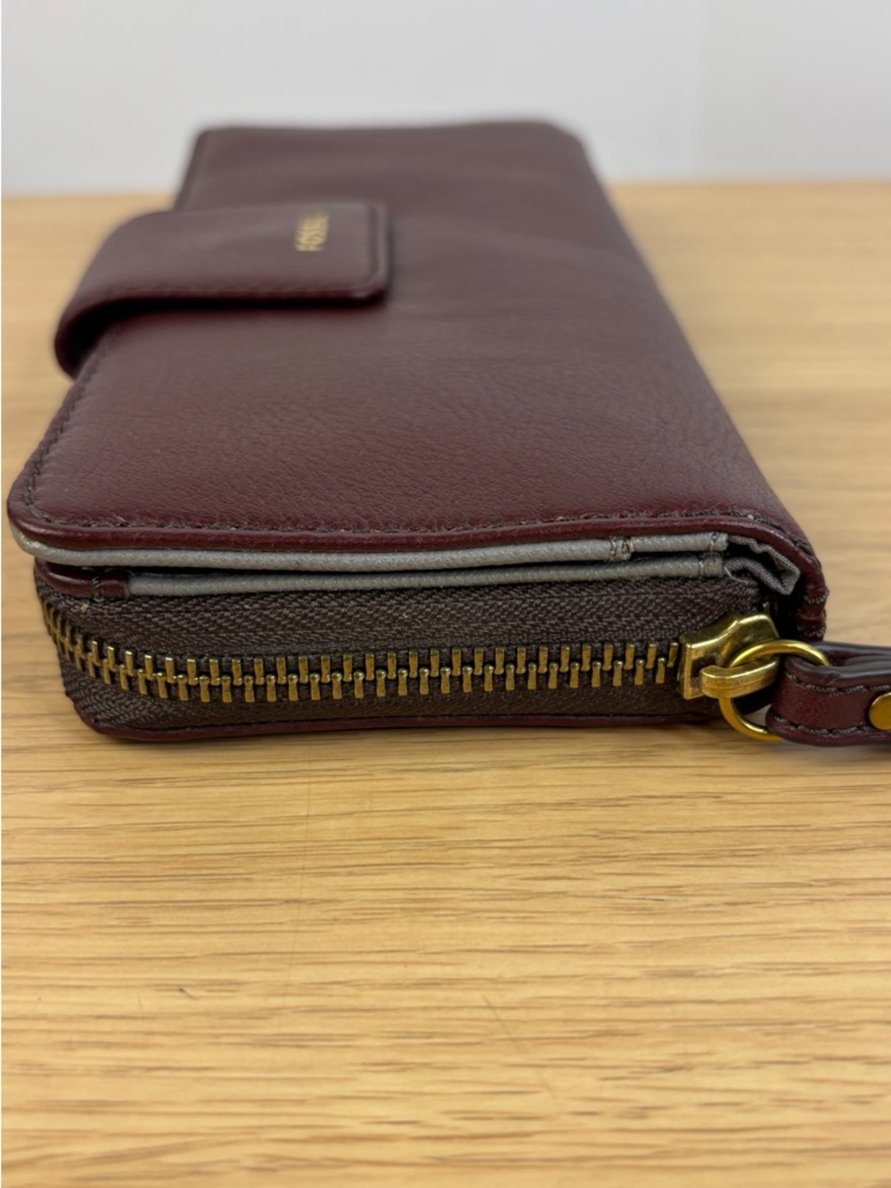 Fossil Madison Tab Clutch Zip Around Wallet in Burgundy Leather - Picture 6 of 12
